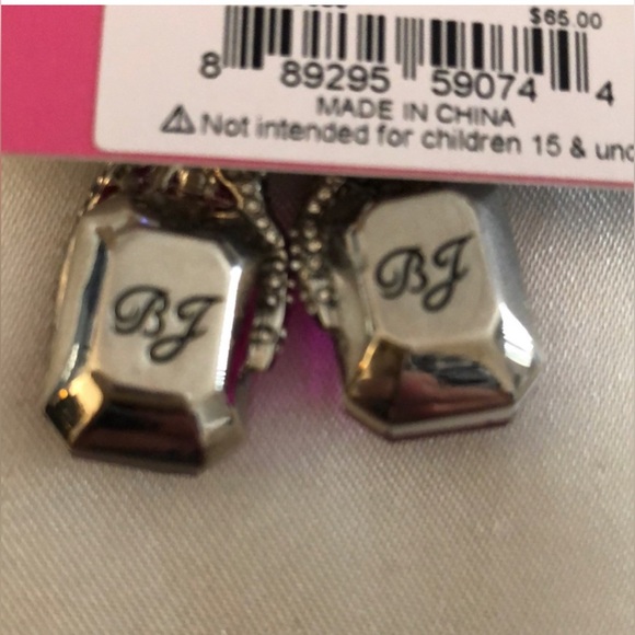 NWT ⚜️💖⚜️ Betsey Johnson Silver Tone Skeleton Hand Drop Earrings Pink - Picture 12 of 13